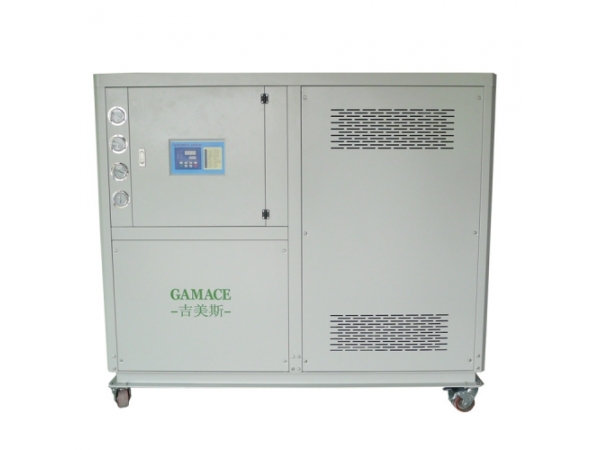 確保冷油機排出油回到冷油機內(nèi)，防止因大小問題破壞機組的使用