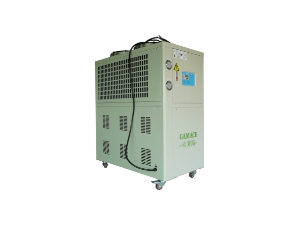 螺桿式冷水機的使用為什么總是夏天的噪音比冬天要吵？